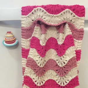 Fancy Stay Put Towel / Knitting Pattern / Kitchen Towel / Worsted Weight / Cotton Yarn / Kitchen Decor / Hand Towel / Keyhole / Gift