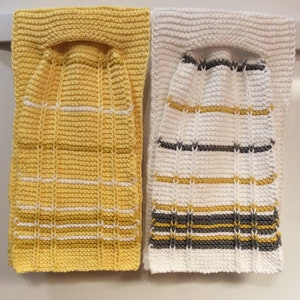 Windowpane Stay Put Towel Knitting Pattern / Hand Towel / Hanging Towel / Keyhole / Cotton Yarn /  Kitchen Decor  / Knitting Pattern / Gift