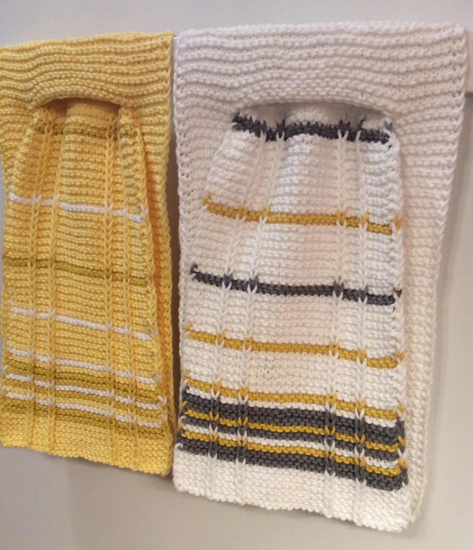 Windowpane Stay Put Towel Knitting Pattern / Hand Towel / Hanging Towel ...