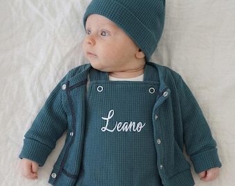 Baby Set/Babyset personalisiert/3 teiliges Set/Geschenk Geburt/Baby Latzhose mit Namen/personalisiertes Geschenk/Geschenksets für Babys/Set