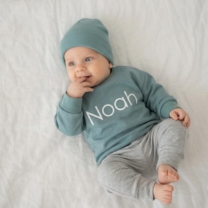 Personalisierter Pullover für Baby & Kind- Kuschelweicher Sweater mit Namen -Geschenk zur Geburt, Geburtstag oder Taufe