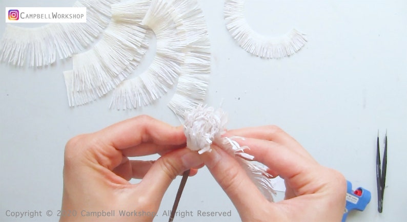 DIY KIT Handgemachtes Krepppapier King Protea Blumen Kit mit Video Tutorial Bild 4