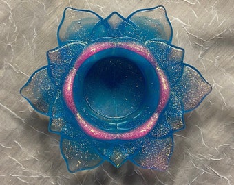 Portavelas de flor de loto brillante: plato de joyería de resina hecho a mano