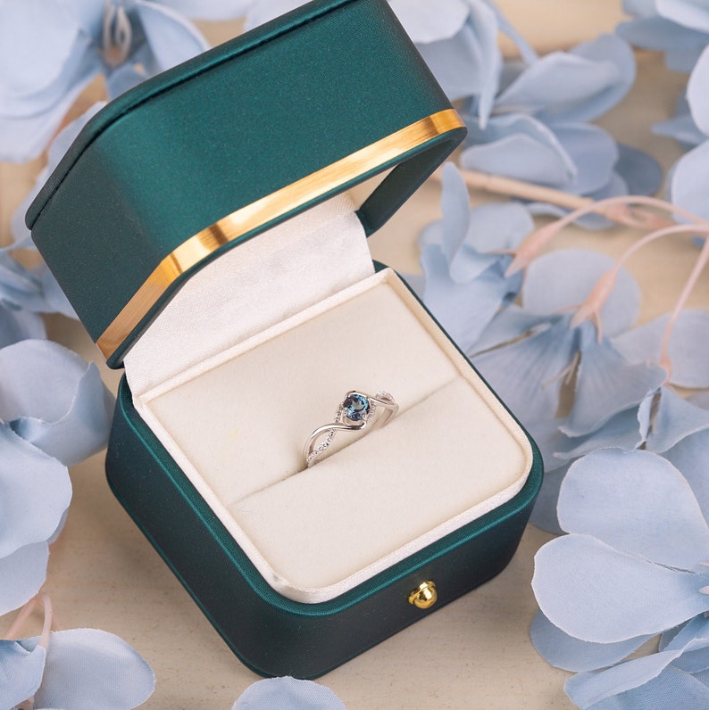 Vintage Alexandrite Ring,24k Rose Gold Vermeil, Engagement Ring, Promise Ring, June Birthstone ring, Anniversary Gift for Her, promise ring zdjęcie 3