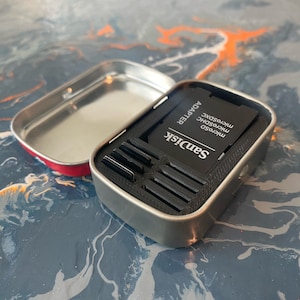 Mini boîte métallique Altoids | Organiseur de carte SD