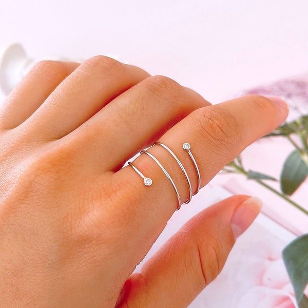 Offener Crossover-Spiralring, Minimalist CZ Spiralring, Silberwickelring, verdrahteter Ring, zierlicher Ring mit drei Spulen, Twist-Daumenring