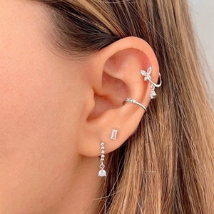 Pendiente ear cuff de Plata de Ley con 3 circonitas, pendiente de cartílago sin agujero, conch ear cuff con baño de oro