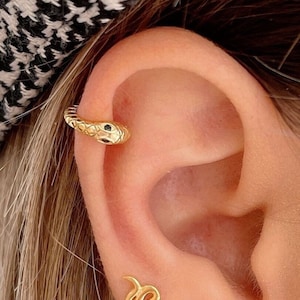 Ear cuff de Serpiente para helix sin perforación en Plata de Ley 925 y baño de oro, serpiente tallada con circonitas, piercing falso