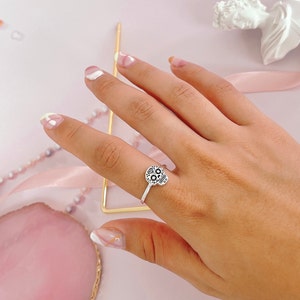 Sterling Silver Carved Skull Ring, Unisex Mask Jewelry