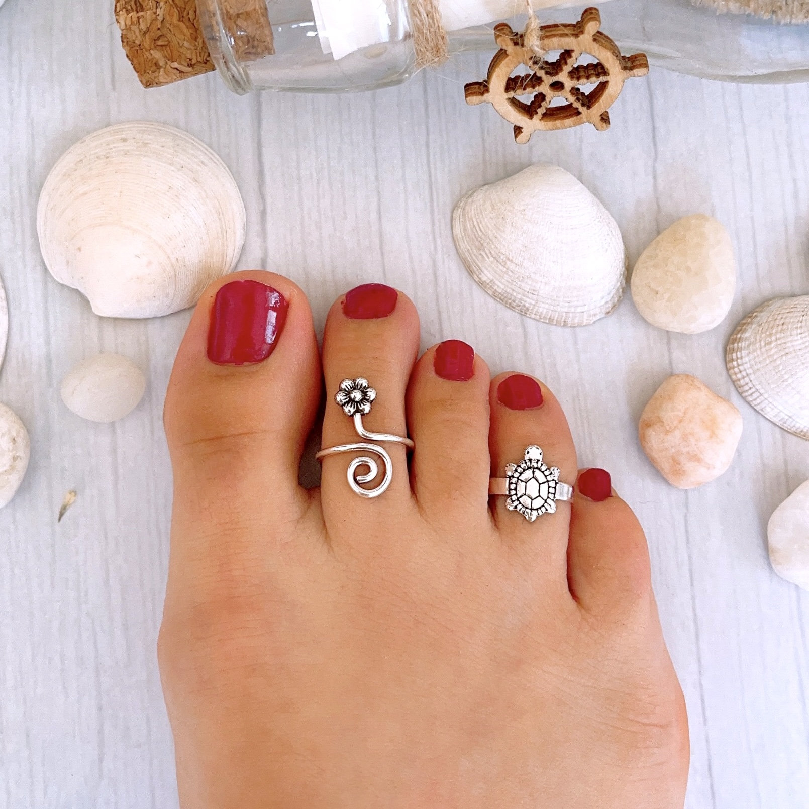 Toe ring shop latest design