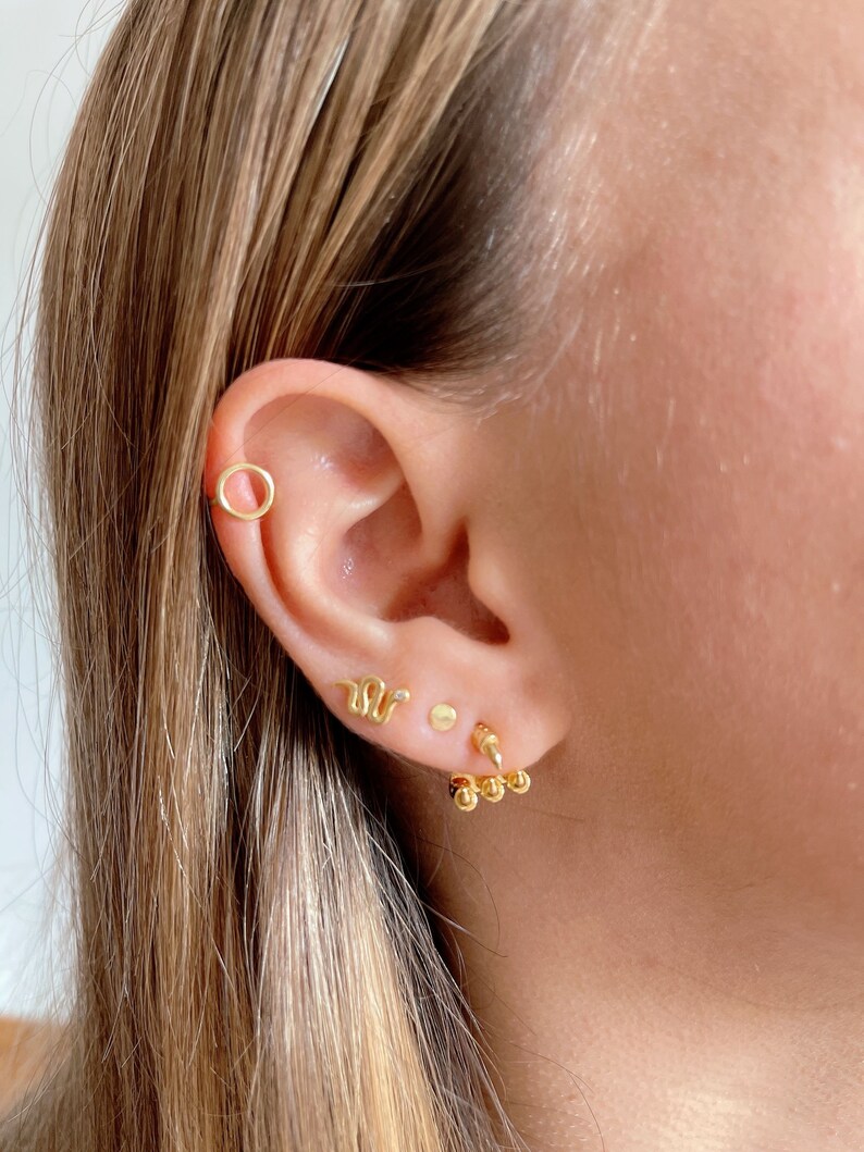 Fake Piercing clip on cartilage earring Cicle Helix earring minimalist circle ear cuff earring in 925 Sterling Silver and Gold plated
