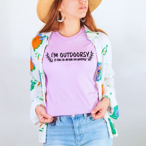 Ich bin Outdoorsy SVG, trinke Sommer SVG, ich trinke gerne auf Terrassen