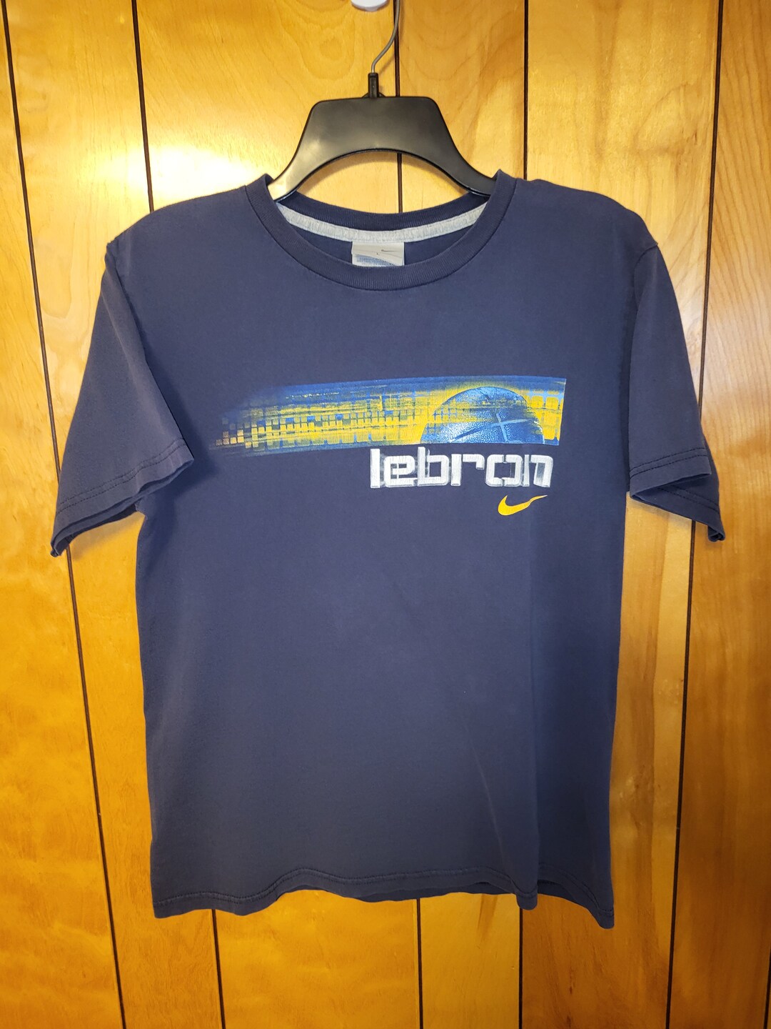 Vintage Lebron James Nike Shirt YOUTH LARGE Short Sleeve Graphic T King