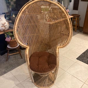 Vintage 1970’s wicker boho style adult peacock chair
