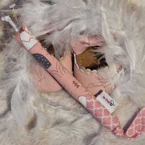 0070-Original la-maco KNISTER-Kaustange,Patchwork,Rosa,Blush,Mustermix,Wurm,Zahnungshilfe, Beißring, Baby,Spielzeug,Geburt