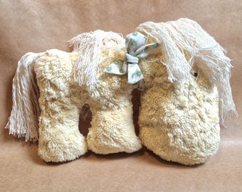 Kleines Pony-Hazel,aus Bio-BW-Frottee,gefüllt mit reiner Bio-Schafsschurwolle,inklusive Quitscher und Rassel