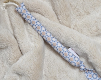 PLASTIK-FREIE Kaustange mit Bio-Schafsschurwolle gefüllt,Kaustange,Blumen,Sterne Hellblau/Beige,SWK-0034