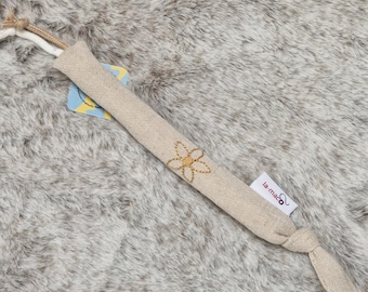 Kaustange OHNE PLASTIK mit Bio-Schafsschurwollkügelchen gfüllt, Leinen-mit gestickter Blume-SWK-0037