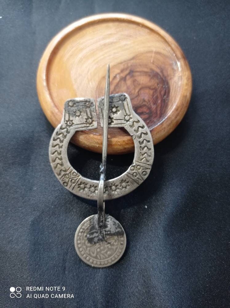 Rare and ancient Fibula Omega khelala Saharan Atlas / Chaoui / Ouled Nail 19th century silver