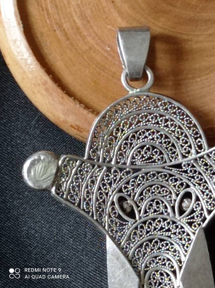 Pendentif Ancien En Argent D'Afrique Du Nord - Bijou Ethnique Vintage En Bon état