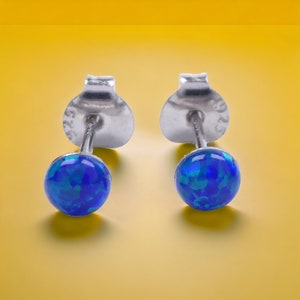 Lab Opal Mini Ohrstecker aus 925 Sterling Silber rhodiniert 4mm Ohrringe blau image 1