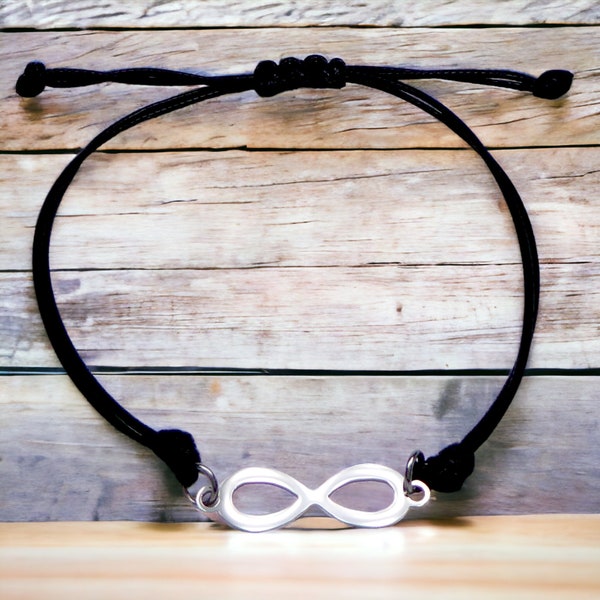 Armband mit Unendlichzeichen Infinity symbol silberfarben aus Edelstahl  in der Länge verstellbar