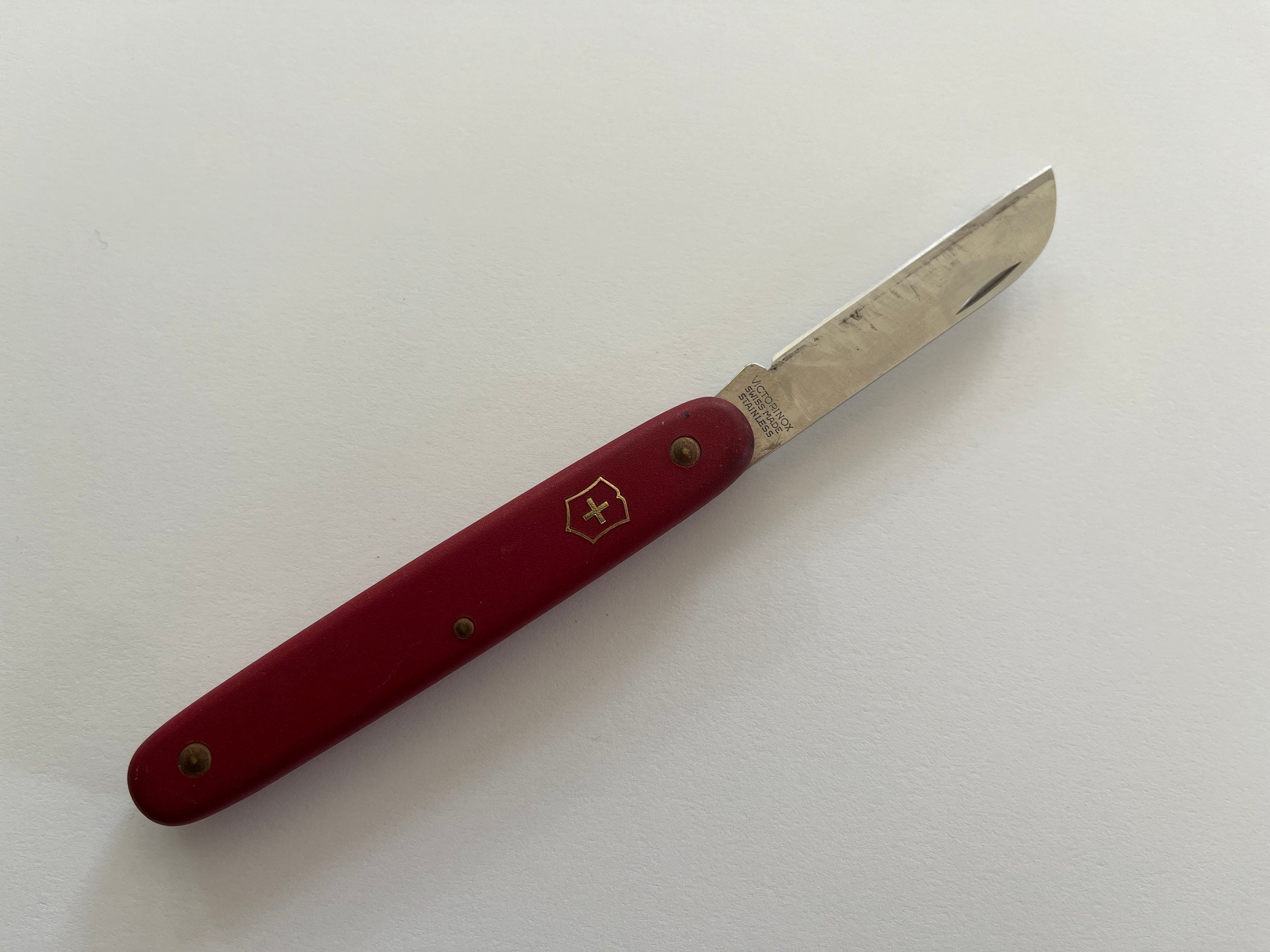 Supreme®/Victorinox® Classic Alox Knife – Supreme