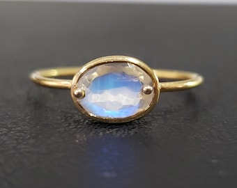 18k Gold Rainbow Moonstone Ring: Bezel Set, Handmade Jewelry