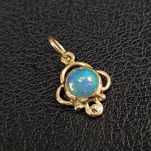 18k Gold Natural Opal Pendant, Minimalist Gold Pendant, Opal Jewelry, Round Opal, Multi Fire Opal, Birth Stone