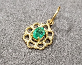 Oval Zambian Emerald 18k Gold Pendant, Floral Minimalist Pendant, Easy To use DIY, Precious Stone, Gold Accessories