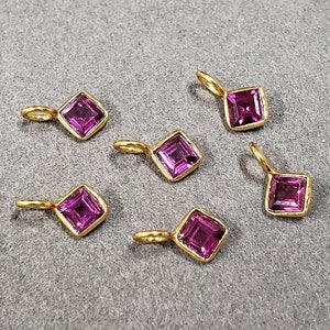 Gold Vermeil Rhodolite Garnet Charm, Garnet Stone jewelry, Square Shape, Bezel Setting, AAA Quality, Connector
