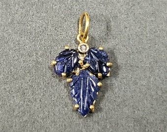 18k Gold Carved Leaf Blue Sapphire & Diamond Pendant