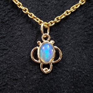 Oval Fire Opal 18k Gold Pendant, Natural Ethiopian Opal, Minimalist Pendant, Gold Granules, Handmade