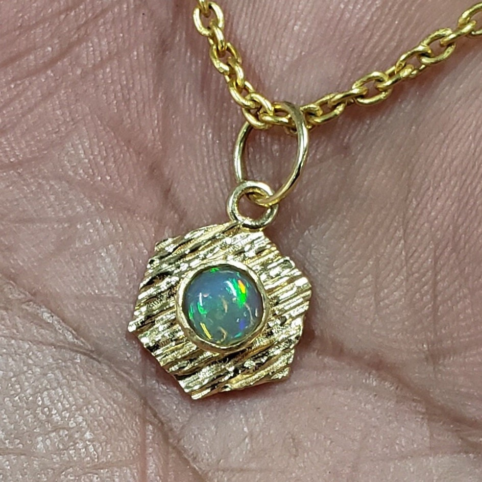 18Kゴールドエチオピアオパールペンダント：ラウンドカボション