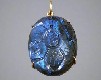 Blau Blitz Labradorit 14k Gold Floral geschnitzten Anhänger, Krappenfassung