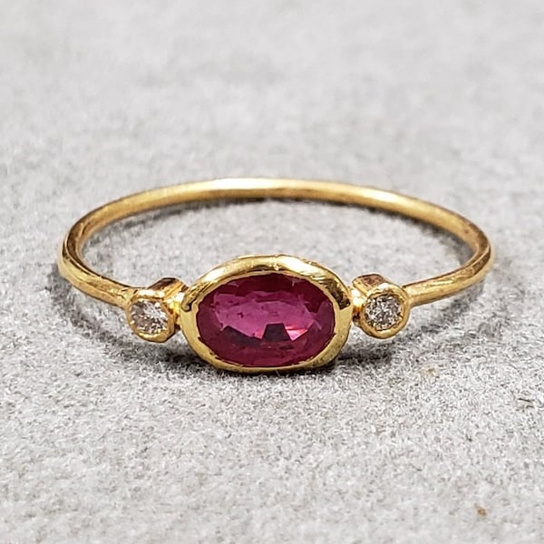 18k Gold Oval Ruby with Diamond Ring For Unisex, Bezel Setting, Red Ruby, Handmade Jewelry, Birthstone Ring, Two Diamonds Studded