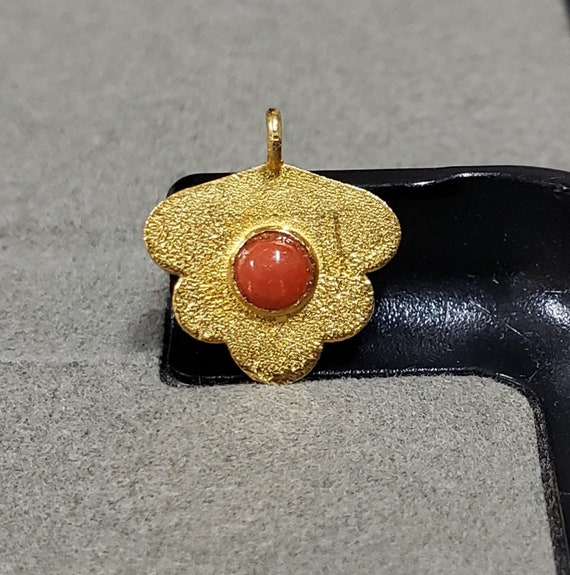 Pendentif Argent 925/1000 Vermeil - Fleur Avec Pierre Rouge Facettée - Occasion
