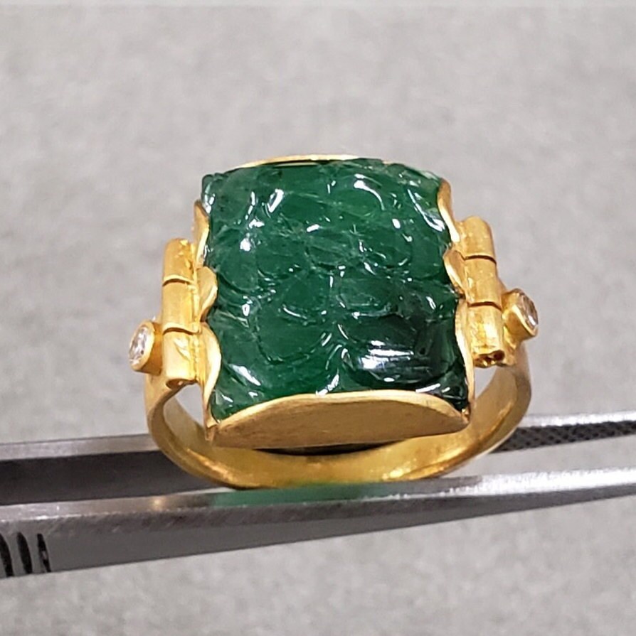 18k Gold Carving Emerald Statement Ring, Diamond Setted, Rare