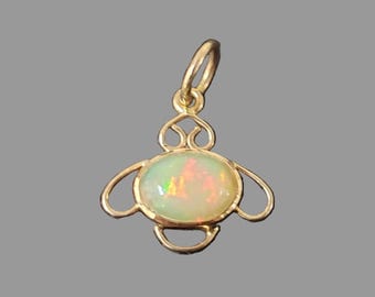 14k Gold äthiopischer Opal Anhänger Halskette | Natürlicher Opal Cabochon Schmuck | Feuriger Regenbogen Opal Geschenk für Sie | Handgemachte Feingold Halskette