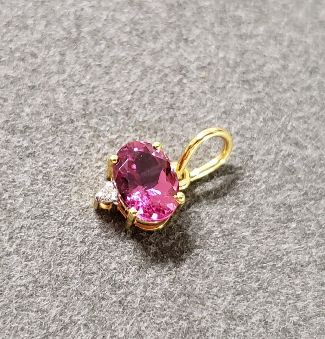 14Kゴールドルベライトペンダント：ダイヤモンドアクセント、オーバル