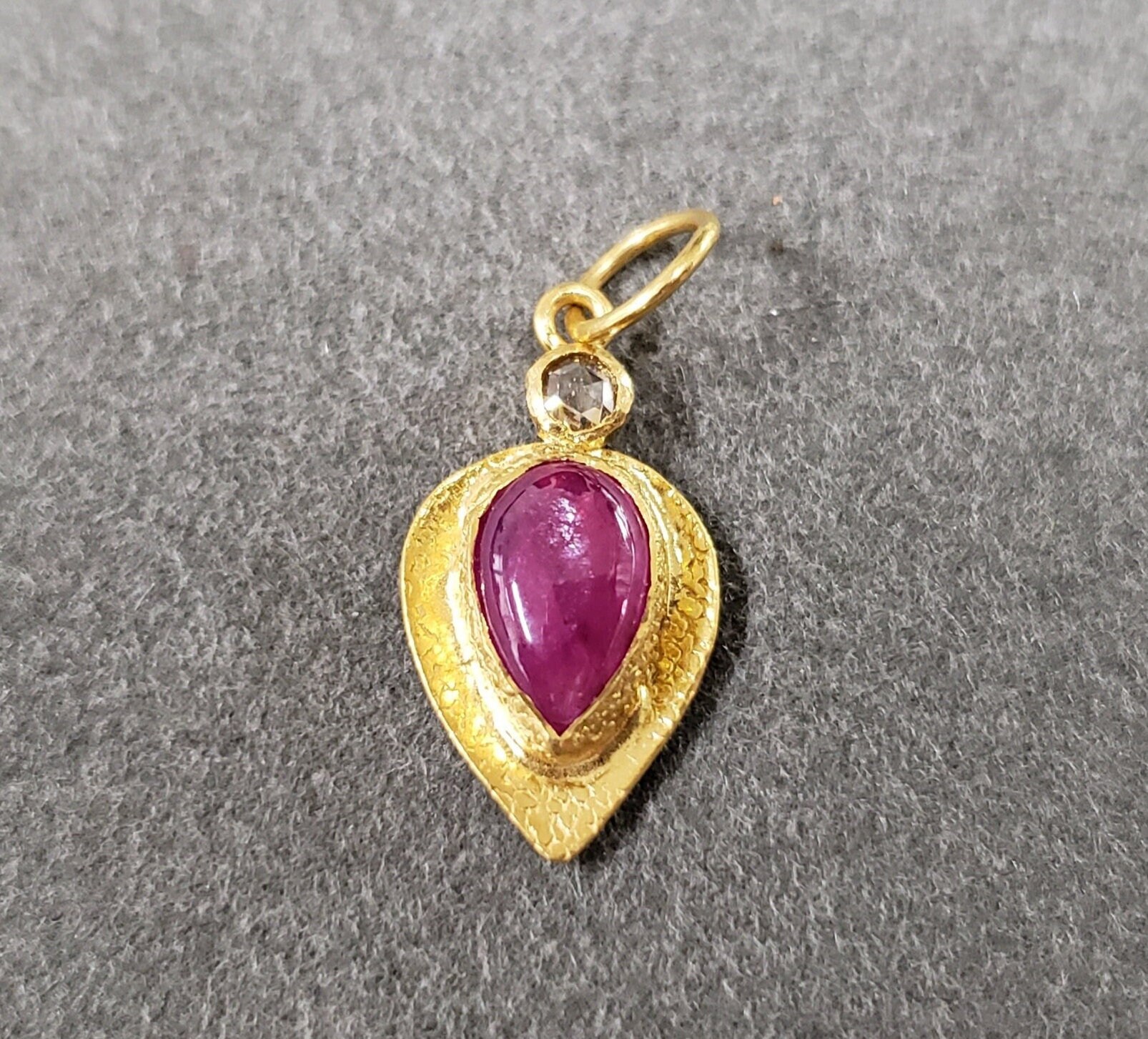 18k Gold Ruby Cabochon with Rose Cut Diamond Pendant, Drop Shape, Hammered Gold Pendant, DIY Findings, Necklace Pendant