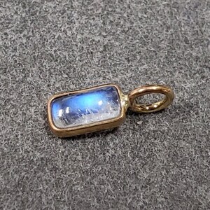 14k Gold Rainbow Moonstone Charm: Baguette Cabochon (3.50 x 6 mm)