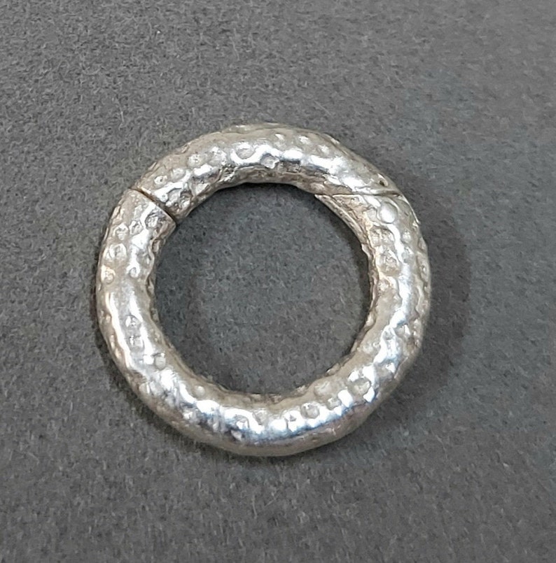 Hammered 925 Sterling Silver Round Clasps, Silver clasps, Handmade Jewelry, Connector Findings, Handmade Clasps, Openable Clasps