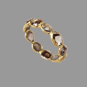 Luxury 18k gold ring with natural diamond slices
