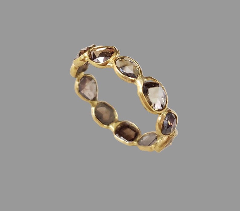 Luxury 18k gold ring with natural diamond slices