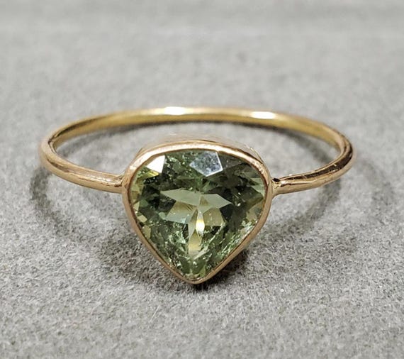 18k Gold Aquamarine Ring: Mint Green Gemstone, Thin Band