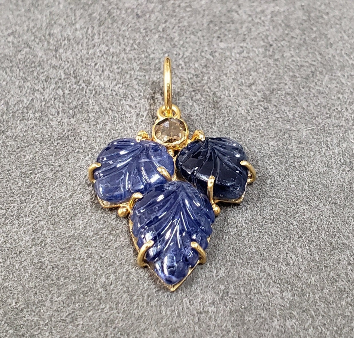 18k Sapphire Pendant - Etsy