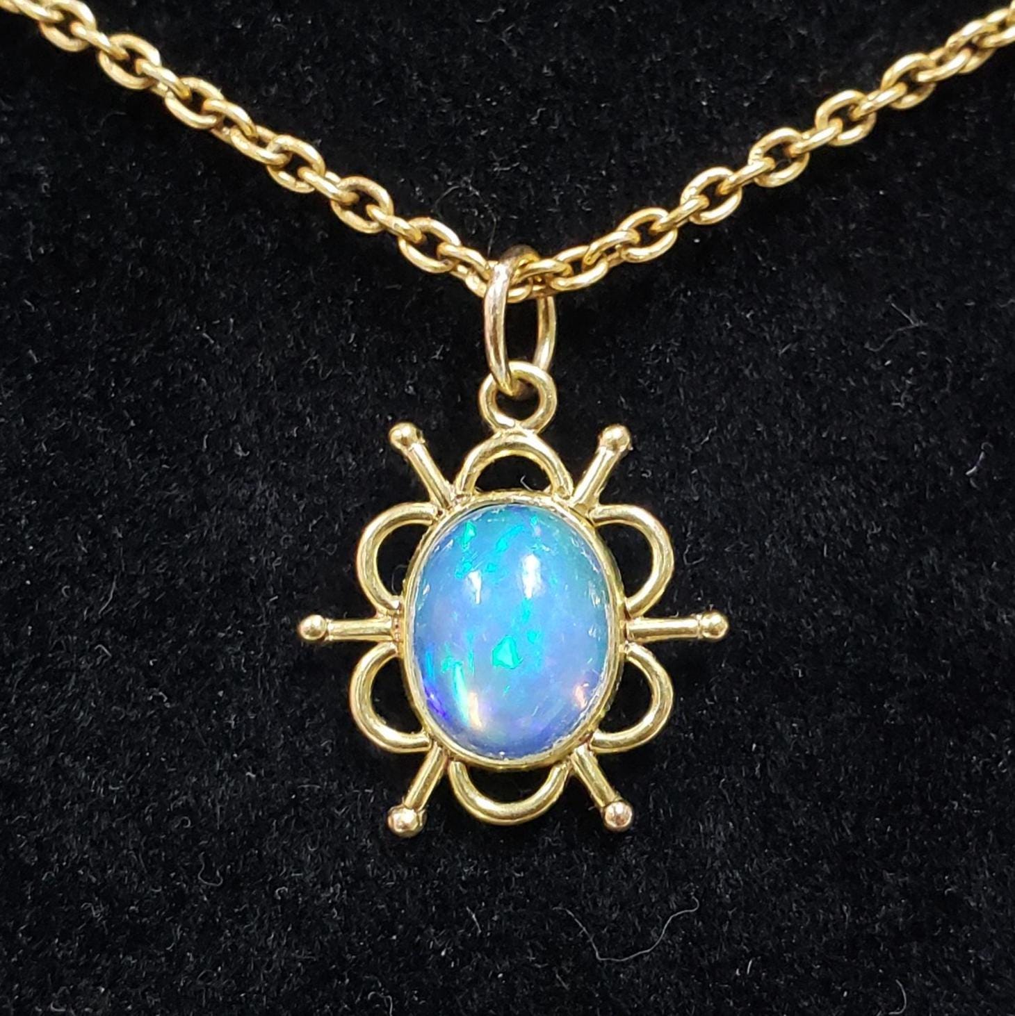 14Kゴールドエチオピアオパールペンダント：ミニマリストオーバル