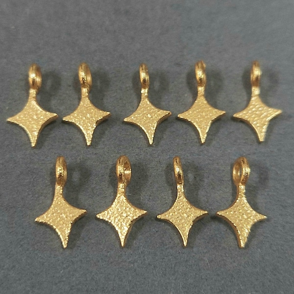 6 MM Long Gold vermeil Shooting Star charm, Silver Charms, Made in 925 Silver, Micron Coating, Star Hammered charm, Price per piece