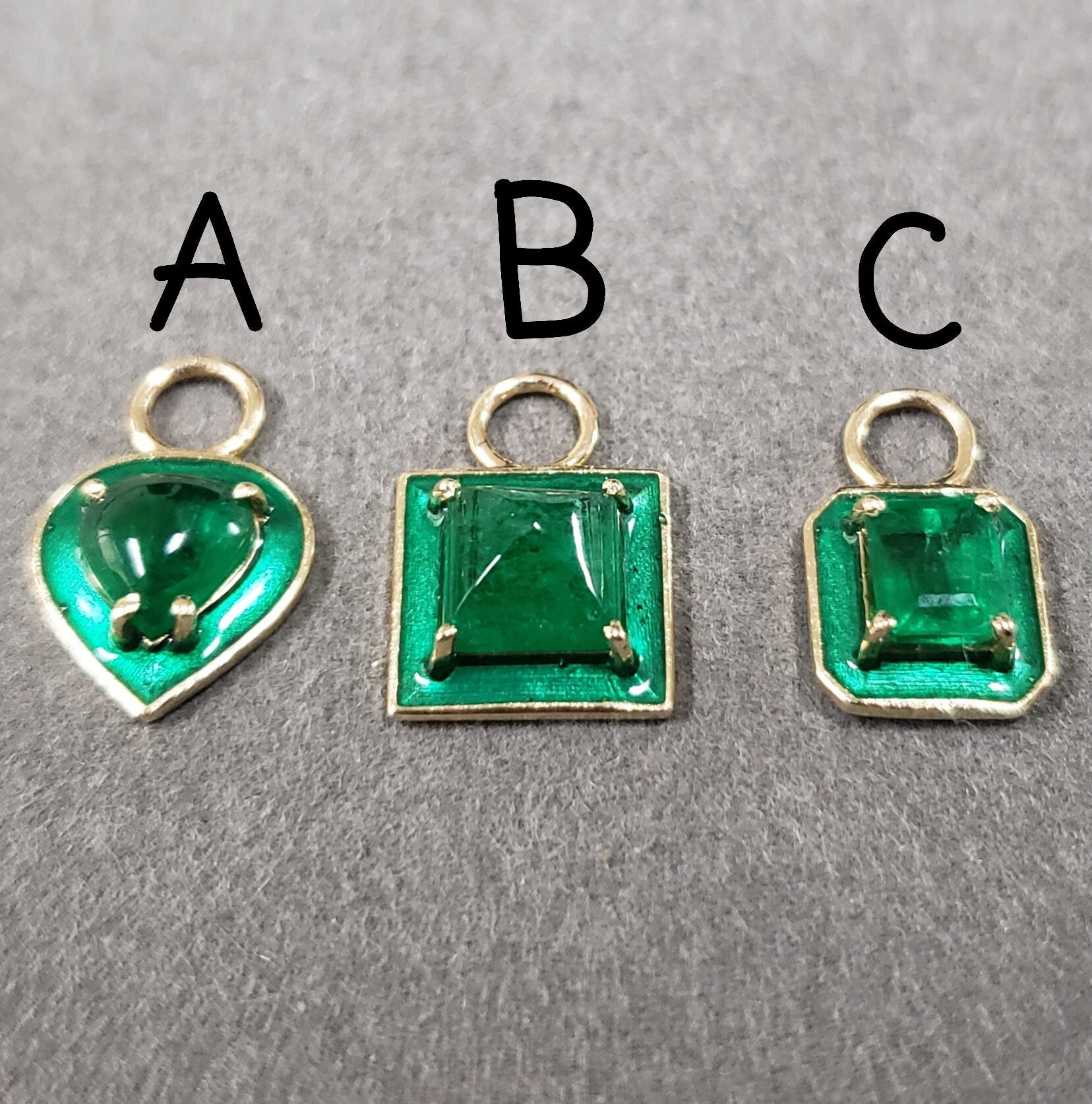 グリーン ペンダントチャーム　14K ザンビア産エメラルド14Kゴールドチャーム：グリーンエナメル